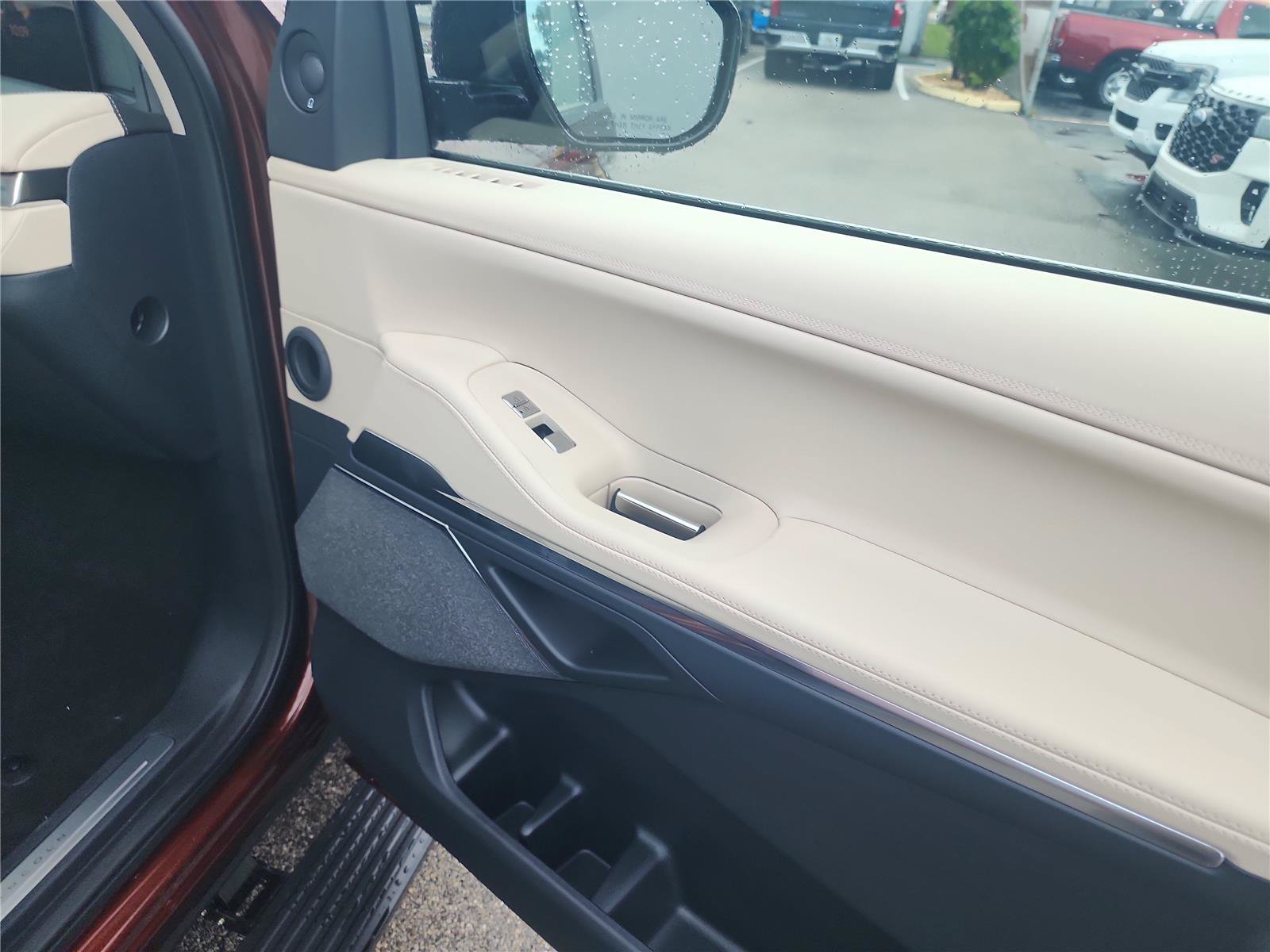 New 2027 Lincoln Navigator Reserve AWD/4WD image 27