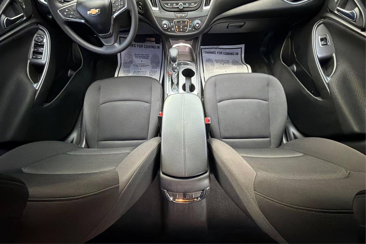 Used 2021 Chevrolet Malibu LT FWD image 14