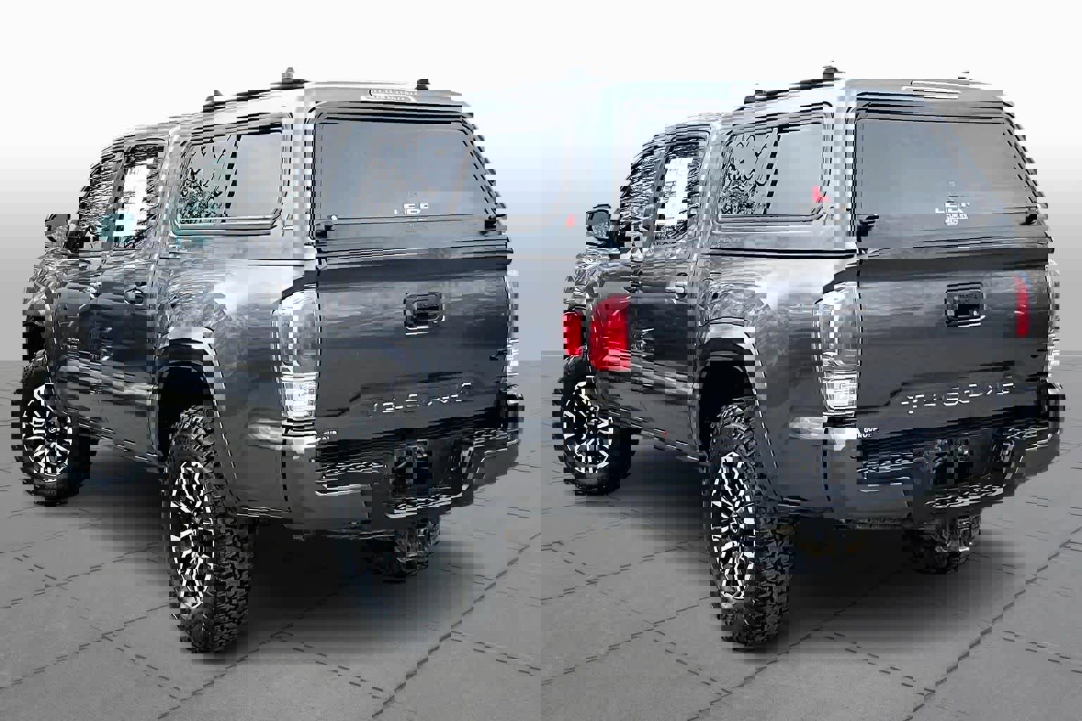 Used 2021 Toyota Tacoma TRD Sport w/ Technology Package image 12