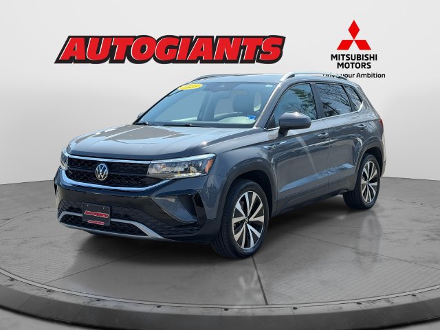 Used 2023 Volkswagen Taos SE w/ Panoramic Sunroof Package AWD/4WD image 6
