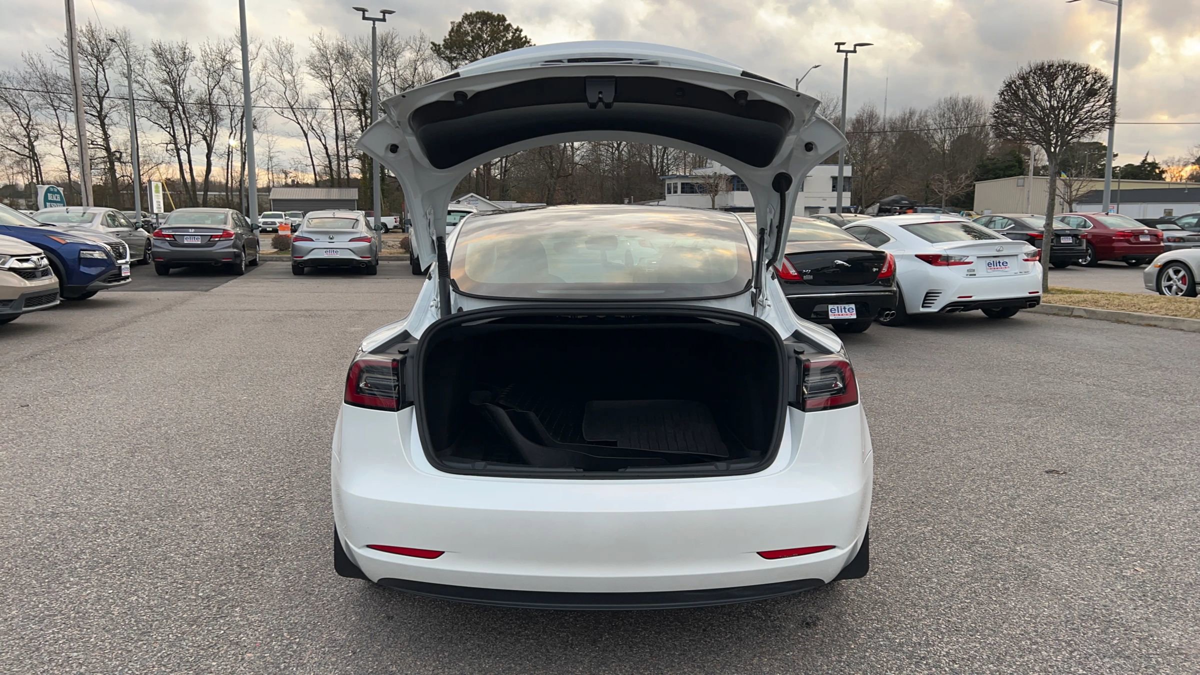 Used 2023 Tesla Model 3 Standard Range image 10