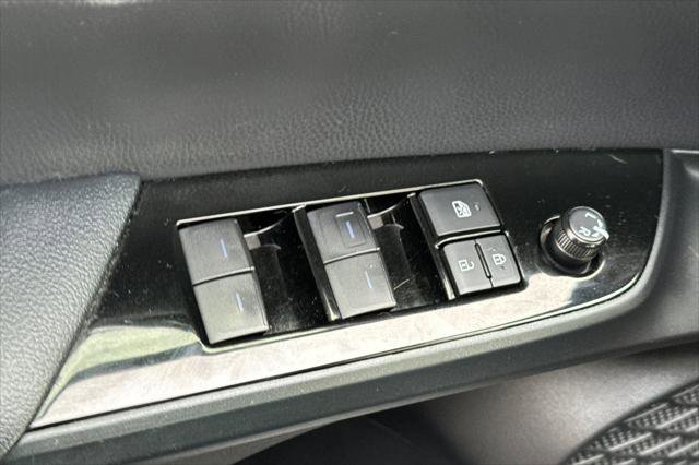 Certified 2020 Toyota Prius LE image 13