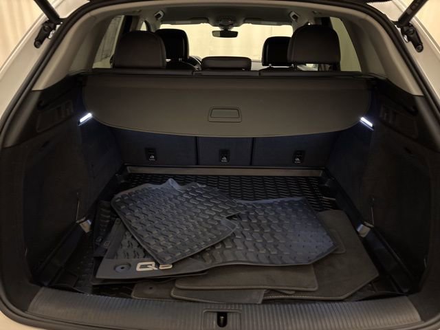 Used 2022 Audi Q5 2.0T Premium w/ Convenience Package image 9