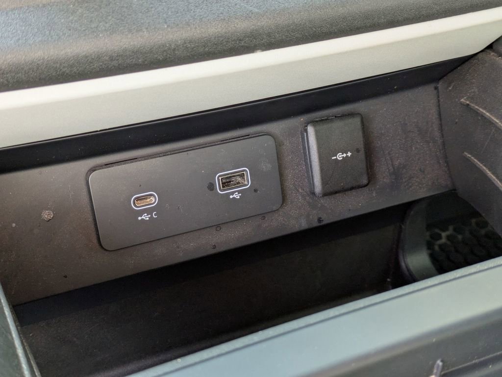 Used 2023 Land Rover Defender 90 S image 27