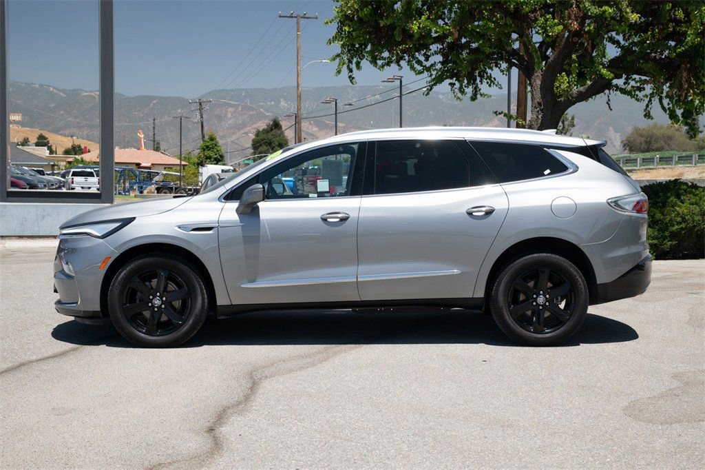 Used 2024 Buick Enclave Essence w/ Sport Touring Edition FWD image 7