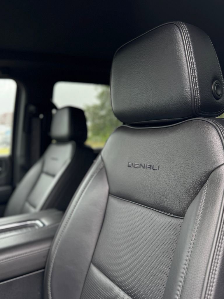 Used 2024 GMC Yukon Denali AWD/4WD image 46