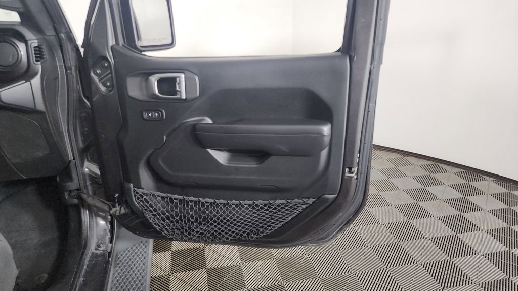 Used 2019 Jeep Wrangler Unlimited Sport image 32