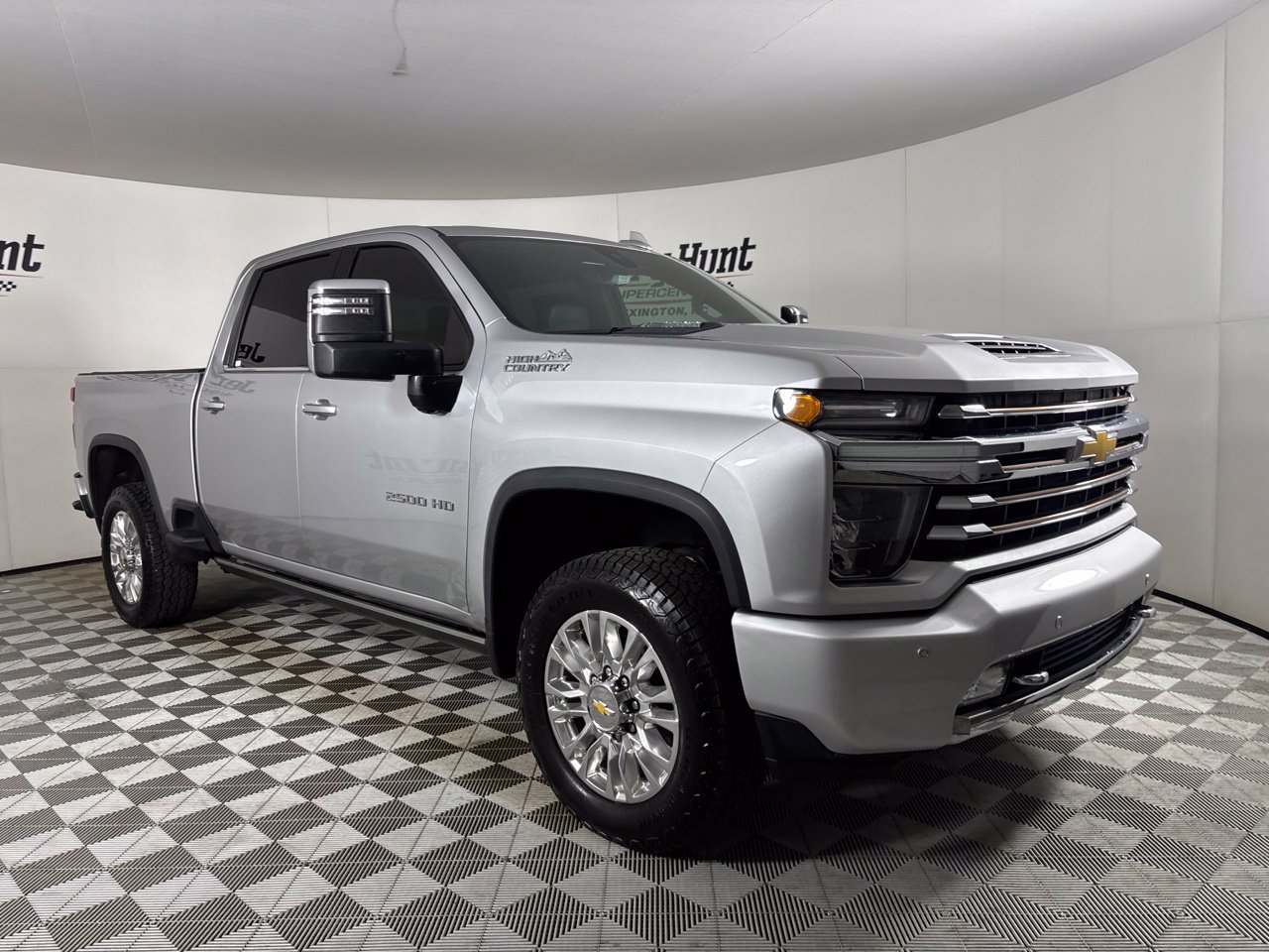 Used 2023 Chevrolet Silverado 2500 High Country w/ Z71 Off-Road Package AWD/4WD image 3