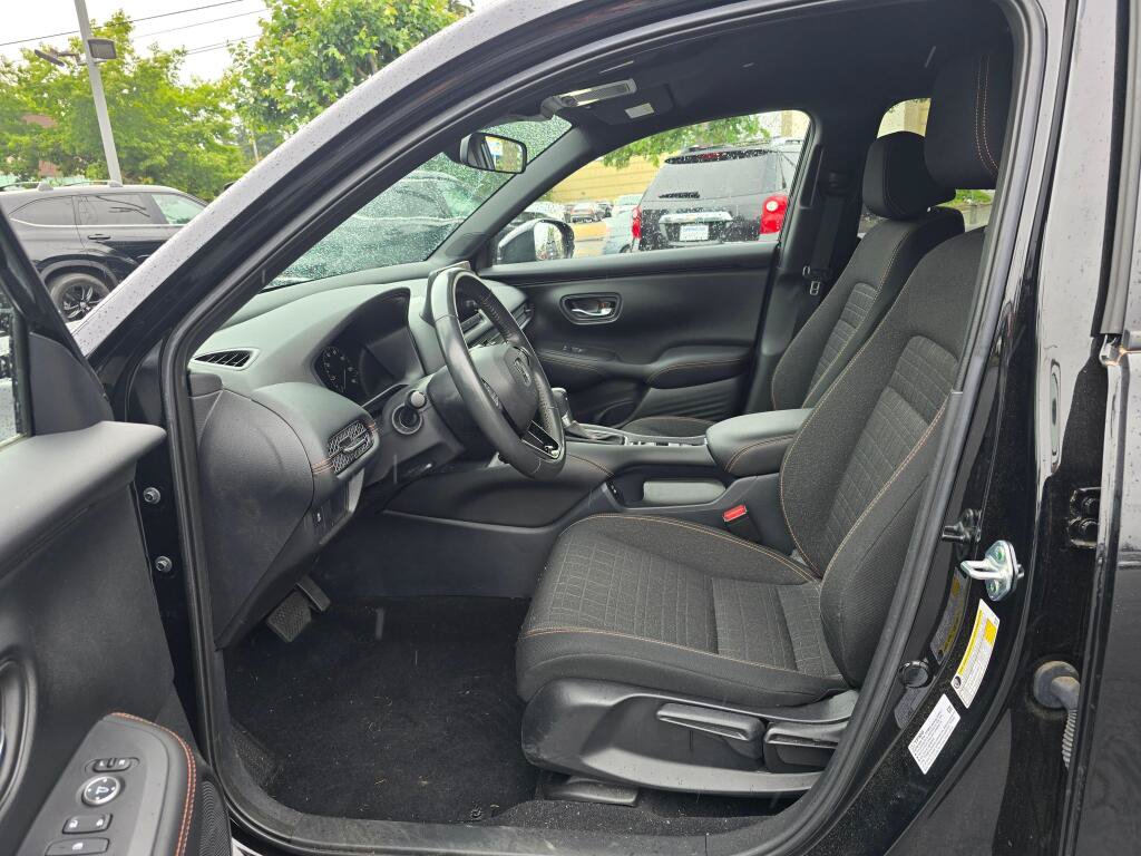 Used 2024 Honda HR-V Sport image 3