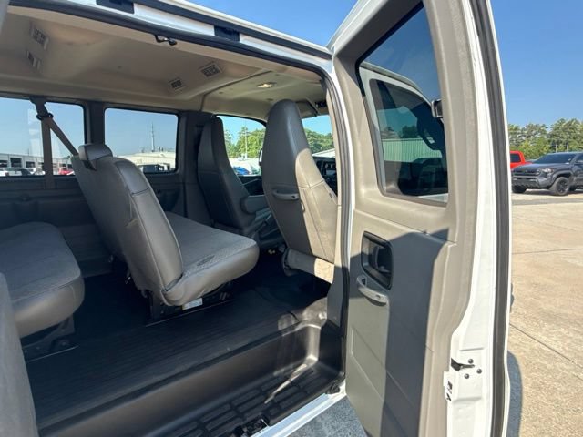 Used 2025 Chevrolet Express 3500 LS RWD image 13