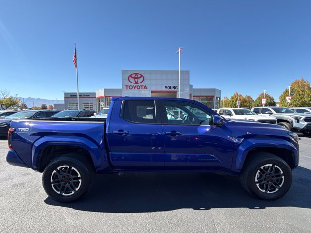 Used 2025 Toyota Tacoma TRD Sport AWD/4WD image 3