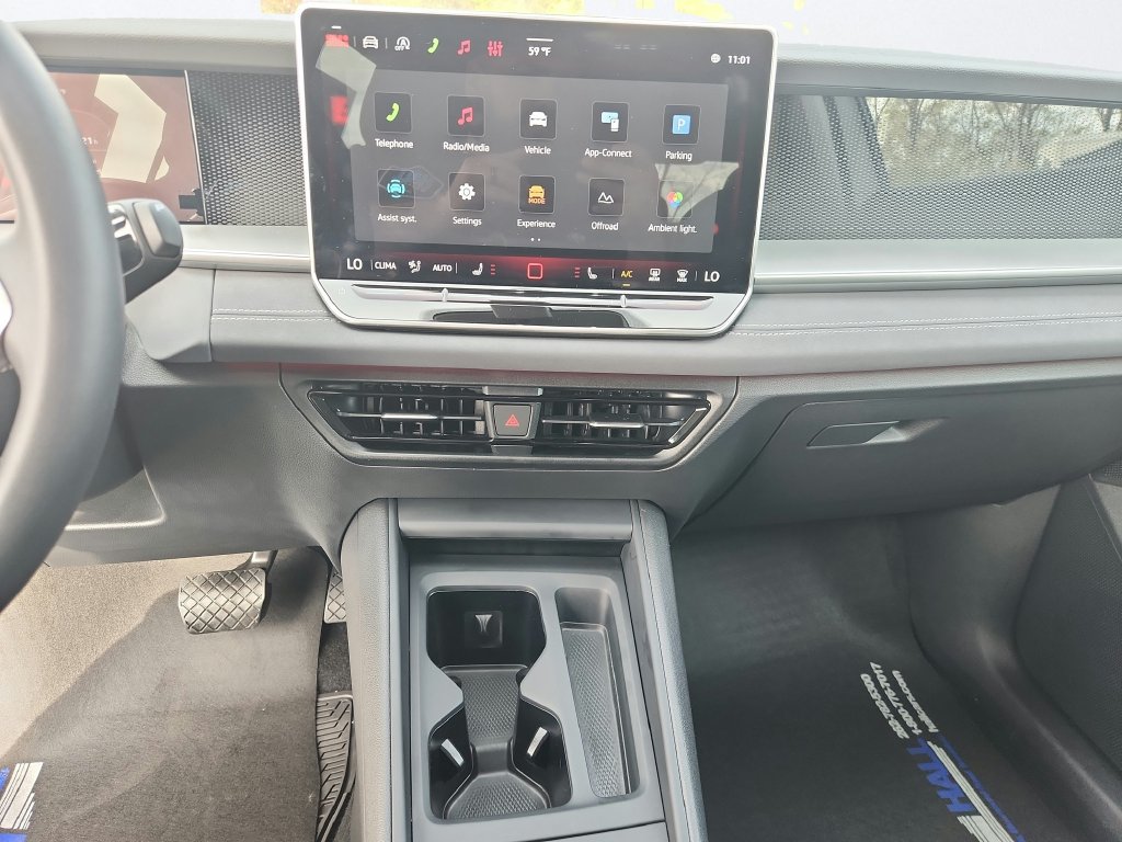 Certified 2026 Volkswagen Tiguan SE AWD/4WD image 17