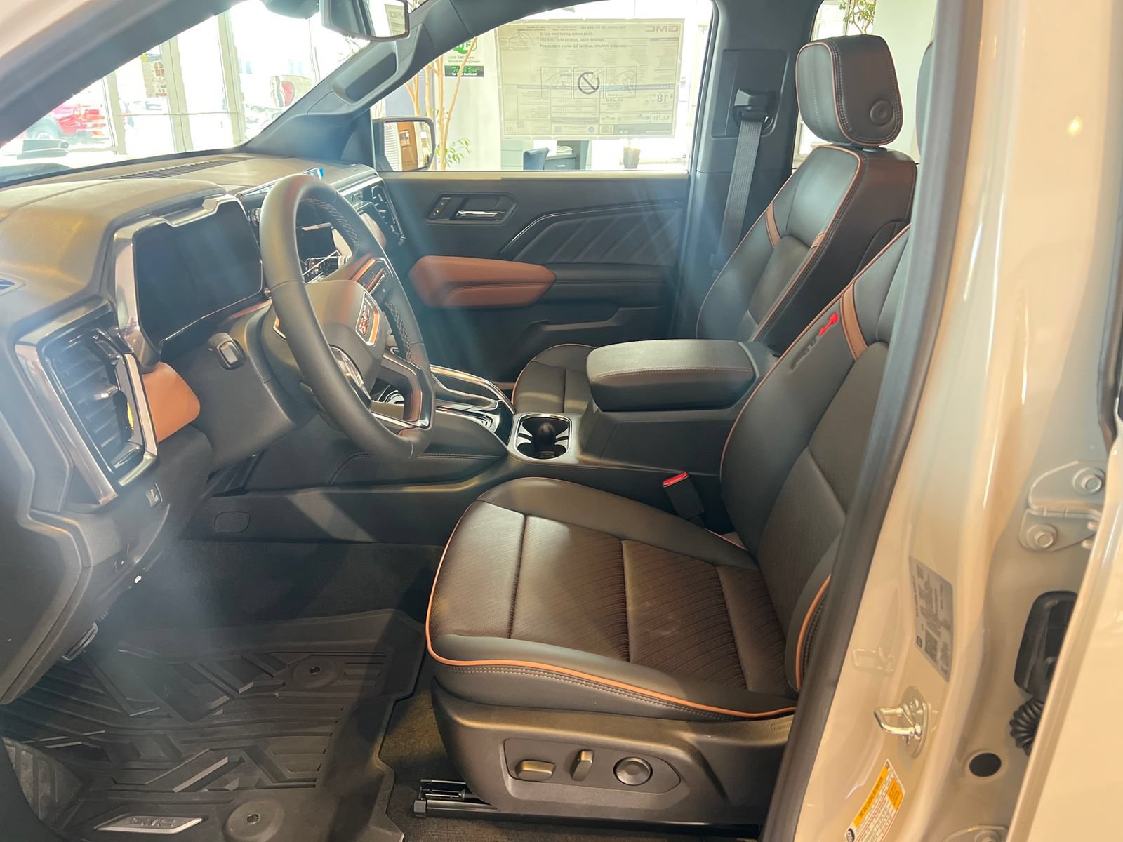 New 2026 GMC Canyon AT4 w/ Technology Plus Package AWD/4WD image 9