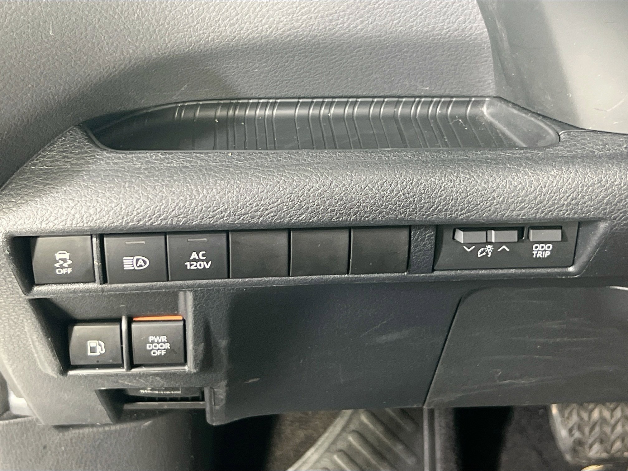 Used 2022 Toyota Sienna XSE image 10