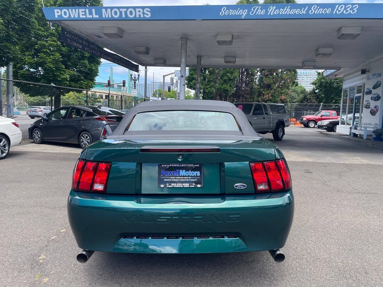 Used 2001 Ford Mustang Convertible RWD image 12
