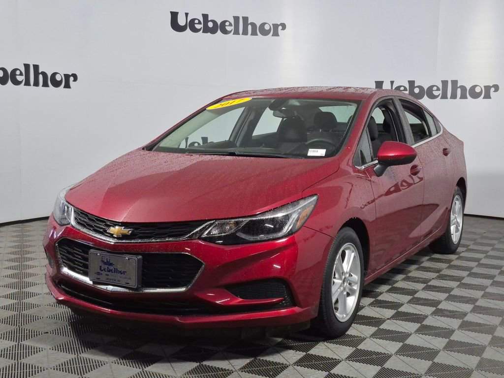 Used 2017 Chevrolet Cruze LT w/ Convenience Package FWD image 3