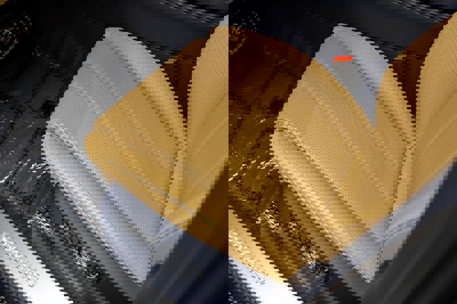 Used 2021 Bentley Bentayga image 33