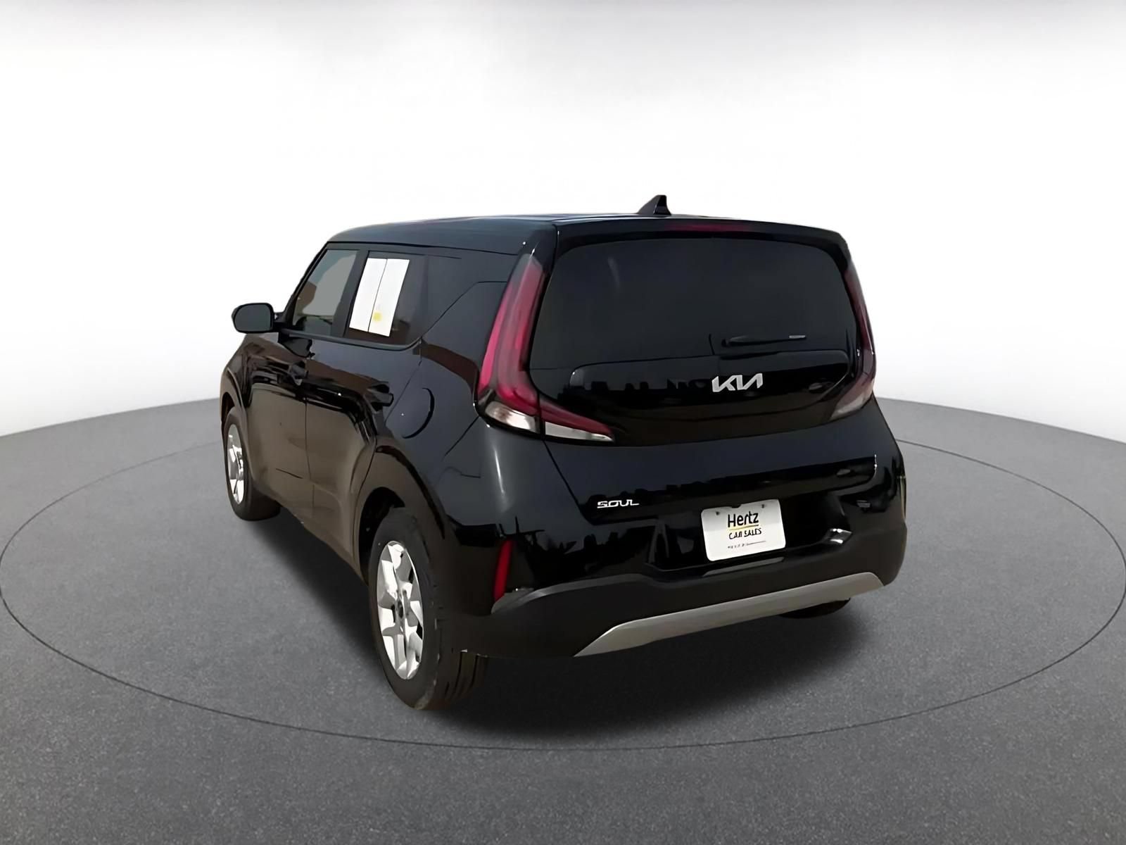 Used 2025 Kia Soul LX w/ LX Technology Package FWD image 9