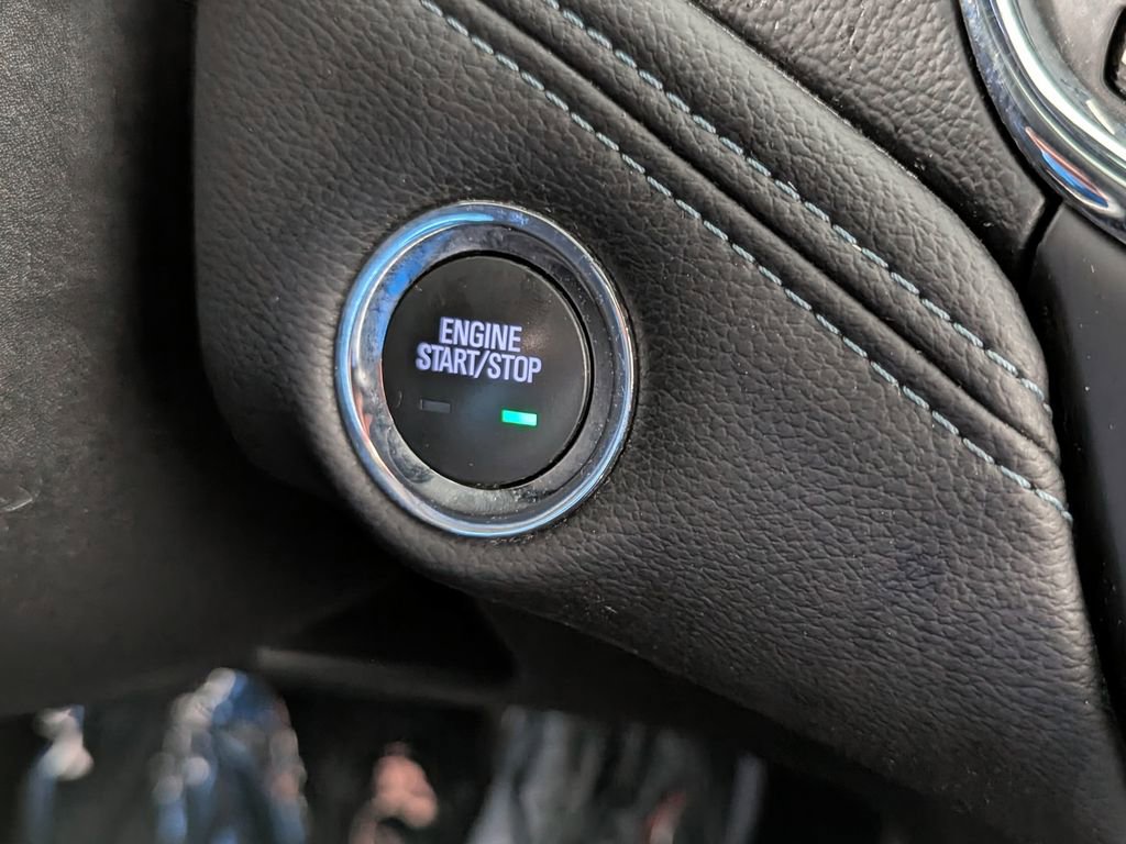 Used 2018 Chevrolet Cruze Premier FWD image 31