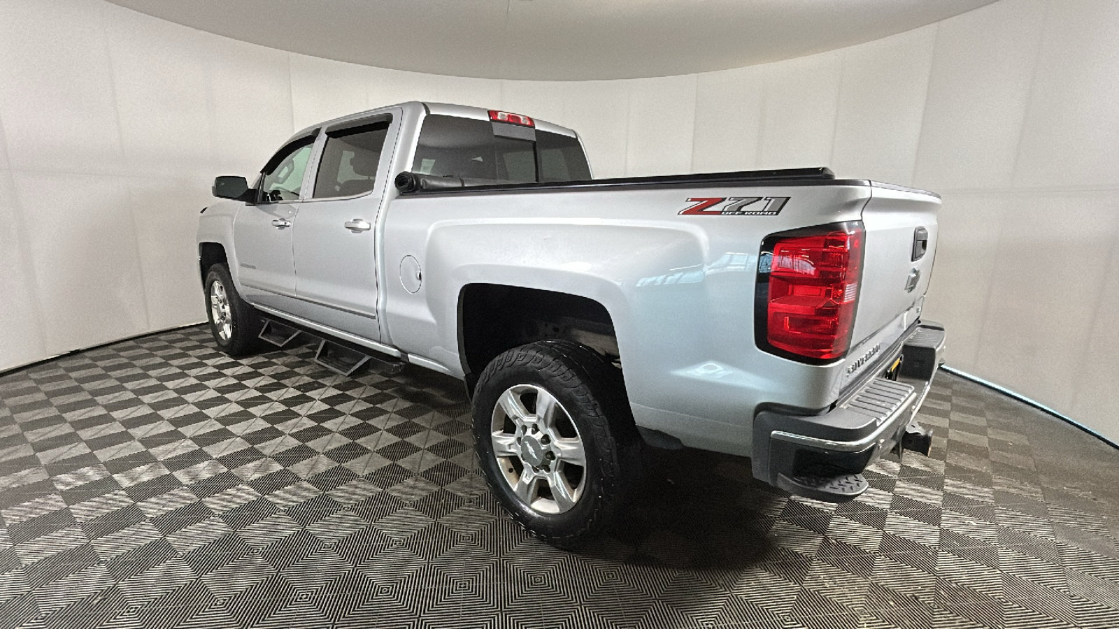 Used 2019 Chevrolet Silverado 2500 LTZ w/ Duramax Plus Package AWD/4WD image 5