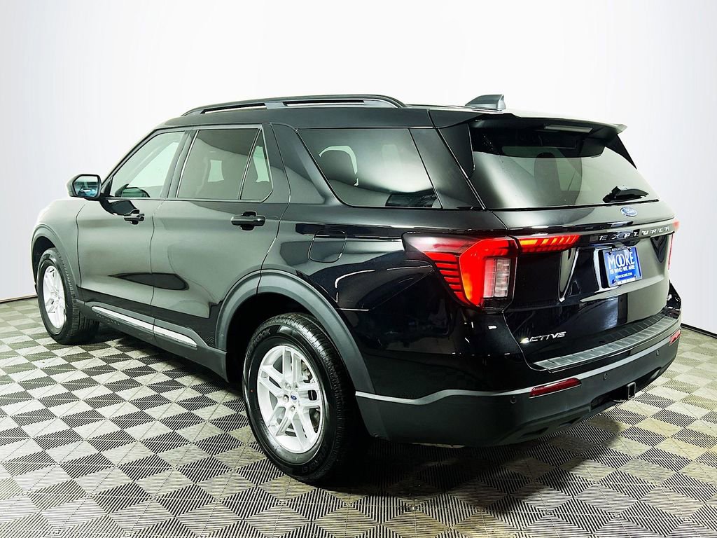 Used 2025 Ford Explorer Active AWD/4WD image 5