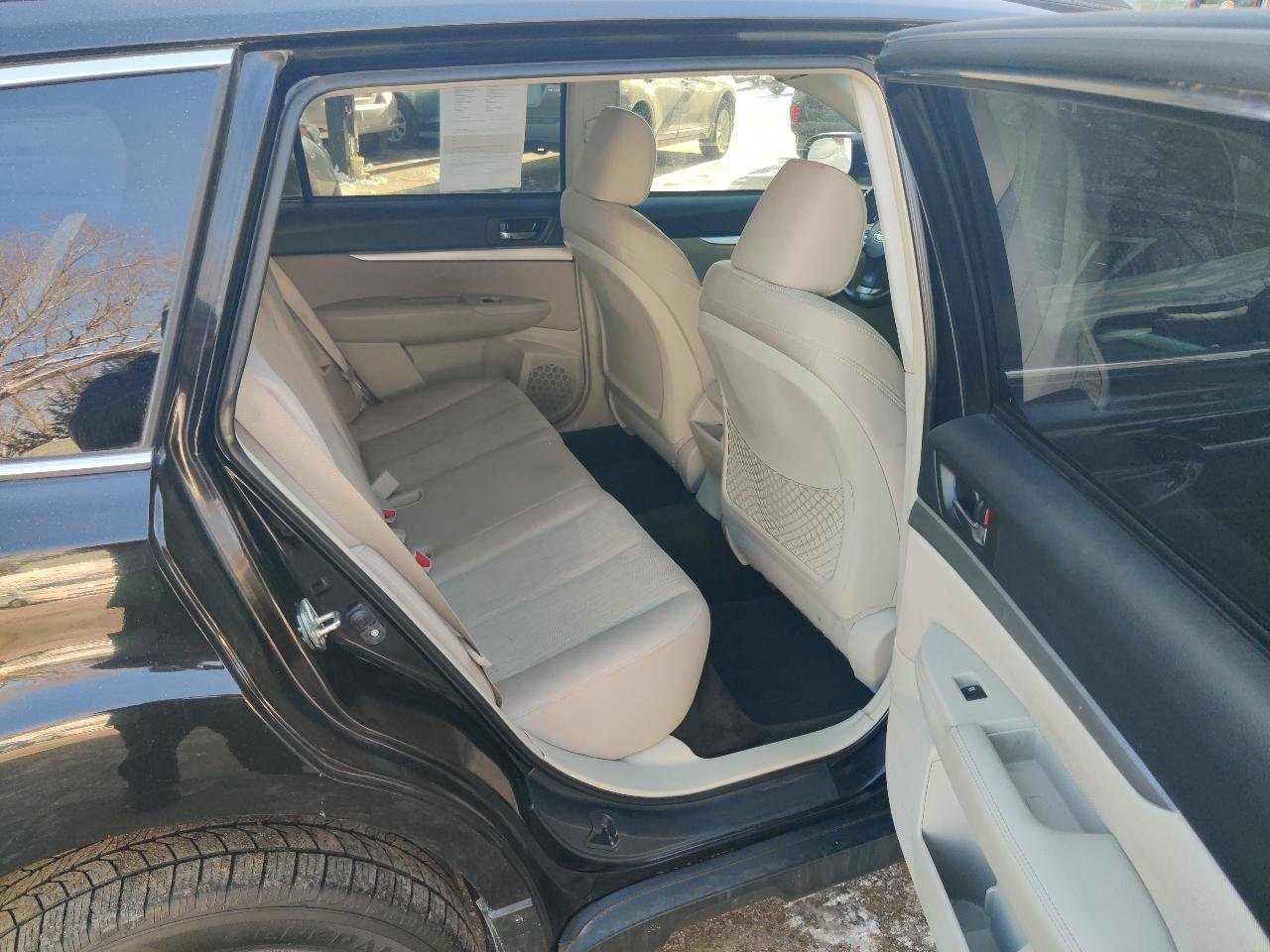 Used 2014 Subaru Outback 2.5i Premium AWD/4WD image 14