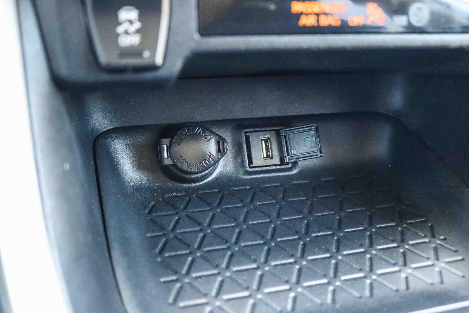 Used 2021 Toyota RAV4 LE FWD image 21