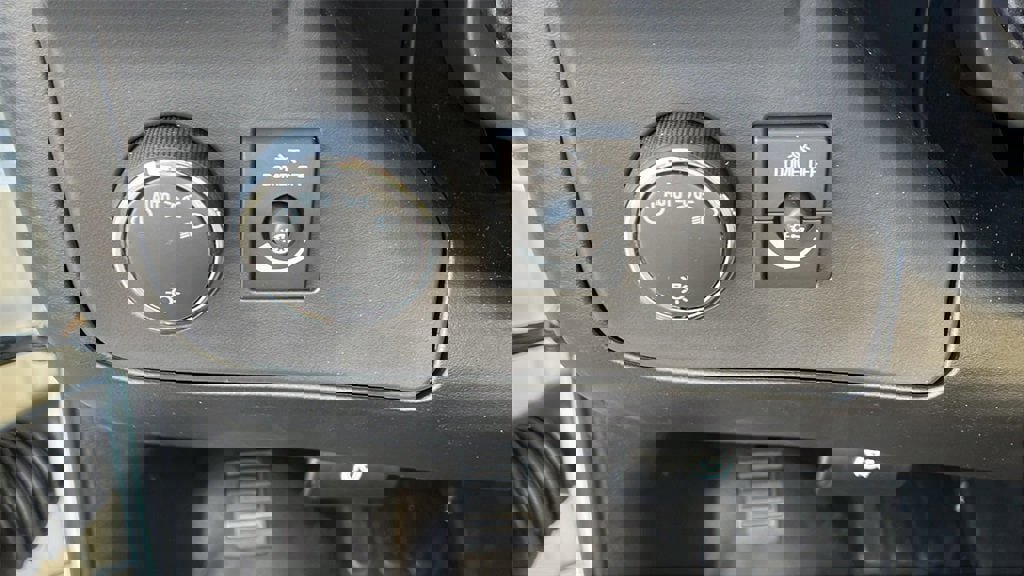 New 2025 Chevrolet Express 2500 w/ Communications Package image 21