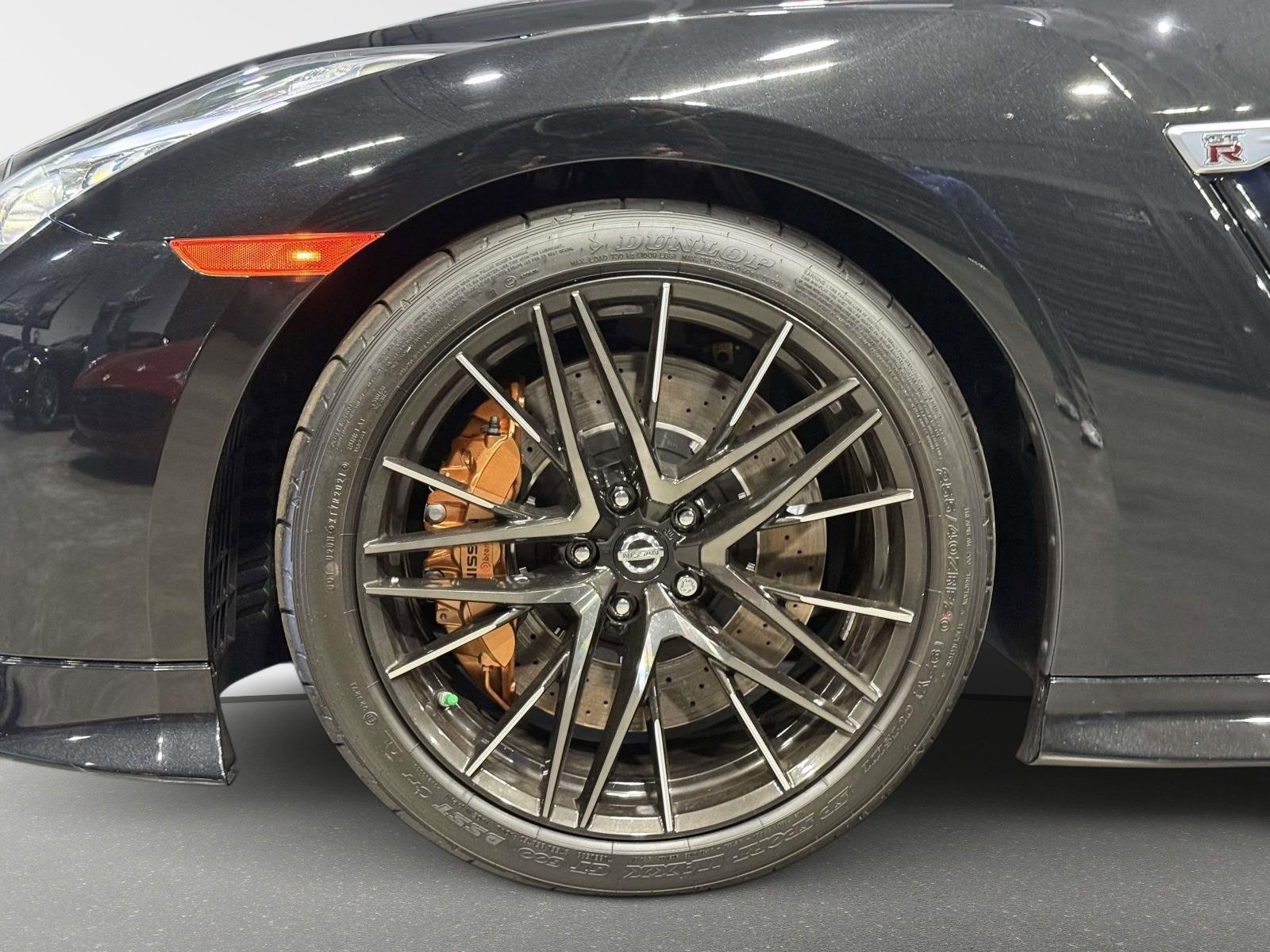 Used 2021 Nissan GT-R Premium image 26
