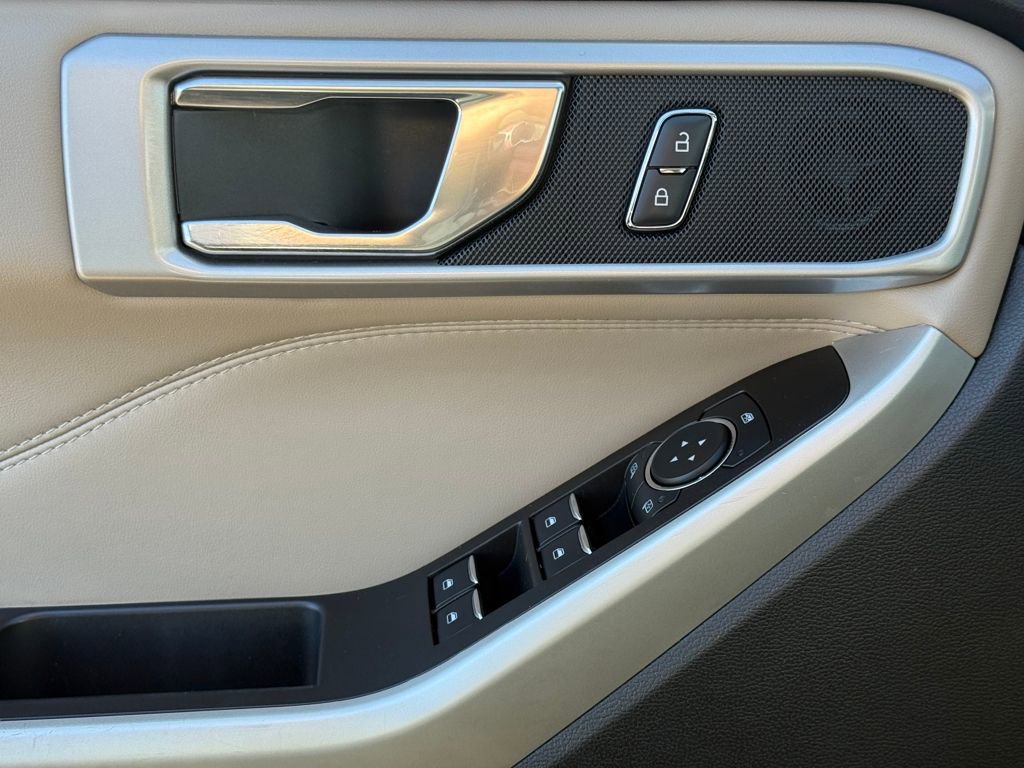 Certified 2021 Ford Explorer XLT w/ Equipment Group 202A image 25