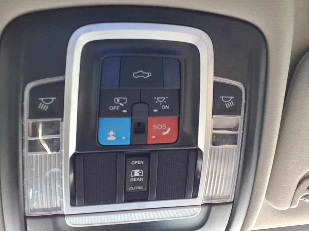 Used 2024 RAM 3500 Limited w/ Safety Group image 30