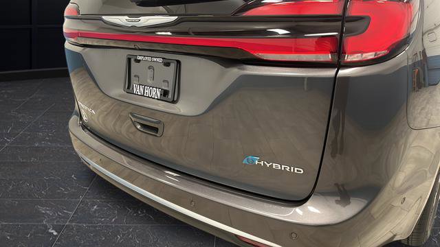 Used 2023 Chrysler Pacifica Pinnacle FWD image 42
