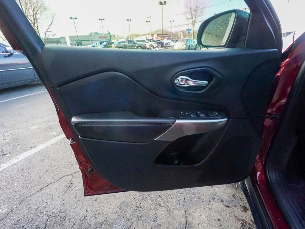 Used 2021 Jeep Cherokee Latitude Lux 80th Anniv w/ Quick Order Package 26U 80TH image 14