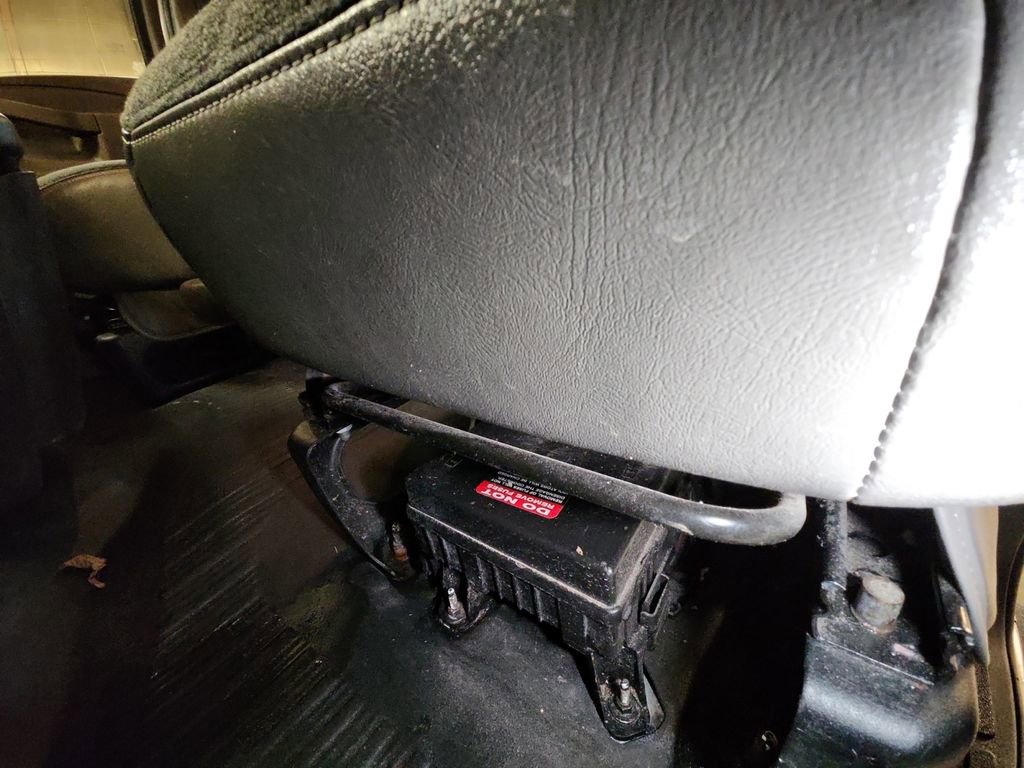 Used 2022 Chevrolet Express 2500 w/ Driver Convenience Package RWD image 13