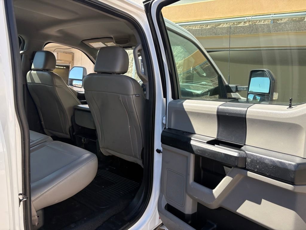 Used 2017 Ford F550 4x4 Crew Cab Super Duty image 32