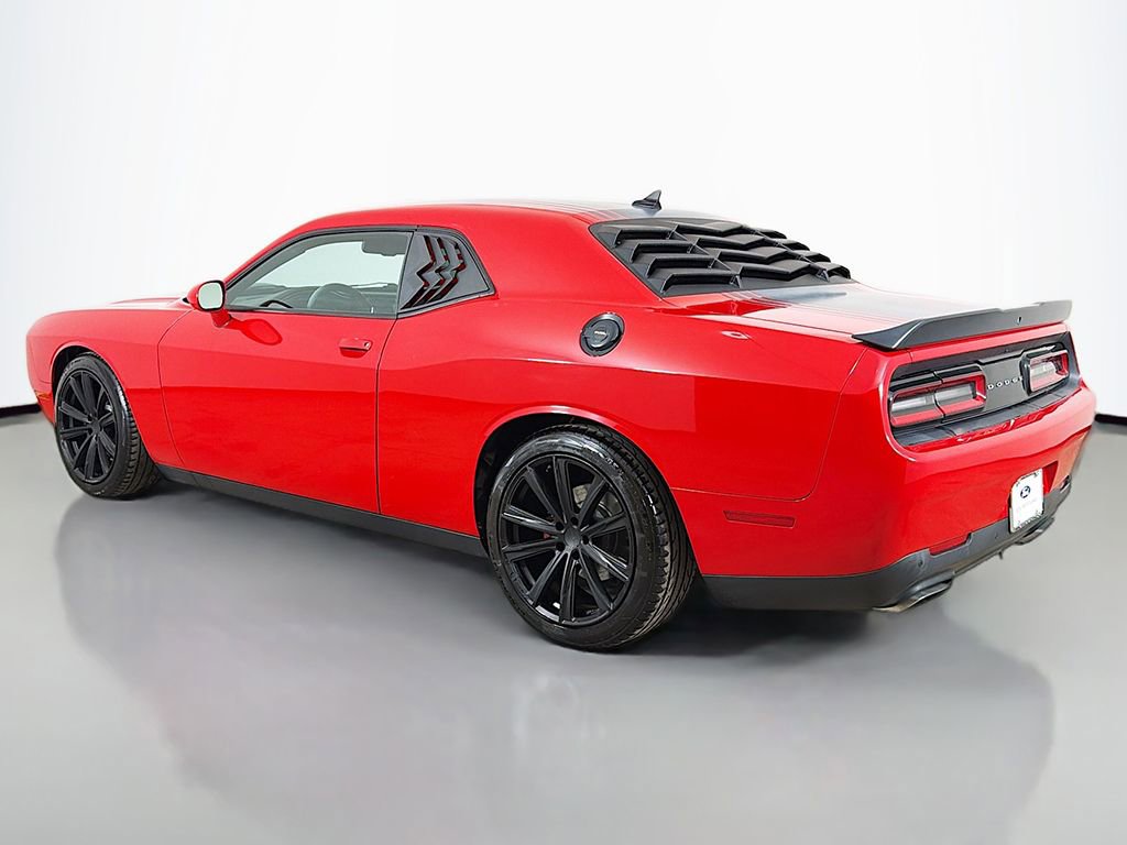 Used 2015 Dodge Challenger R/T Plus RWD image 9