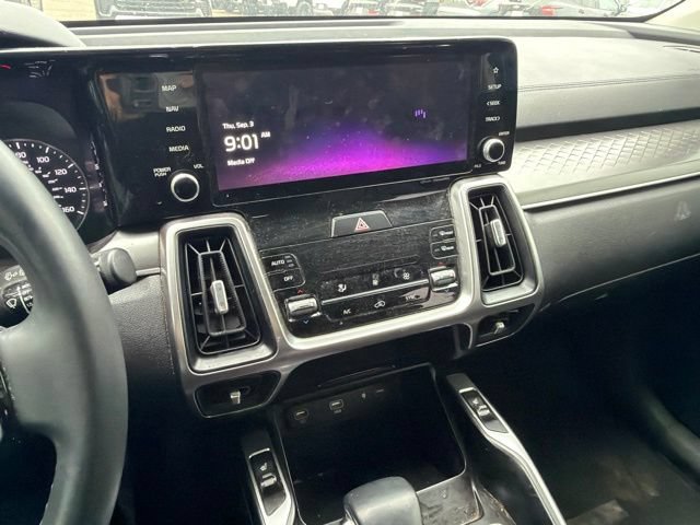 Used 2023 Kia Sorento S w/ Panoramic Sunroof Package FWD image 12