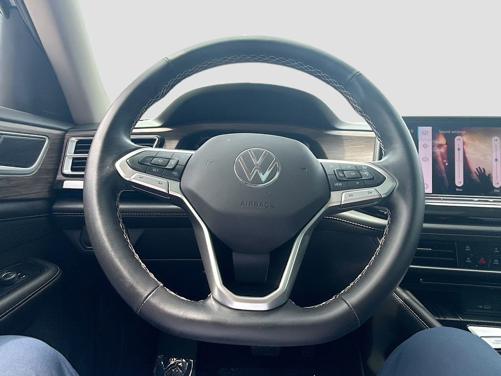 Used 2025 Volkswagen Atlas SEL AWD/4WD image 12