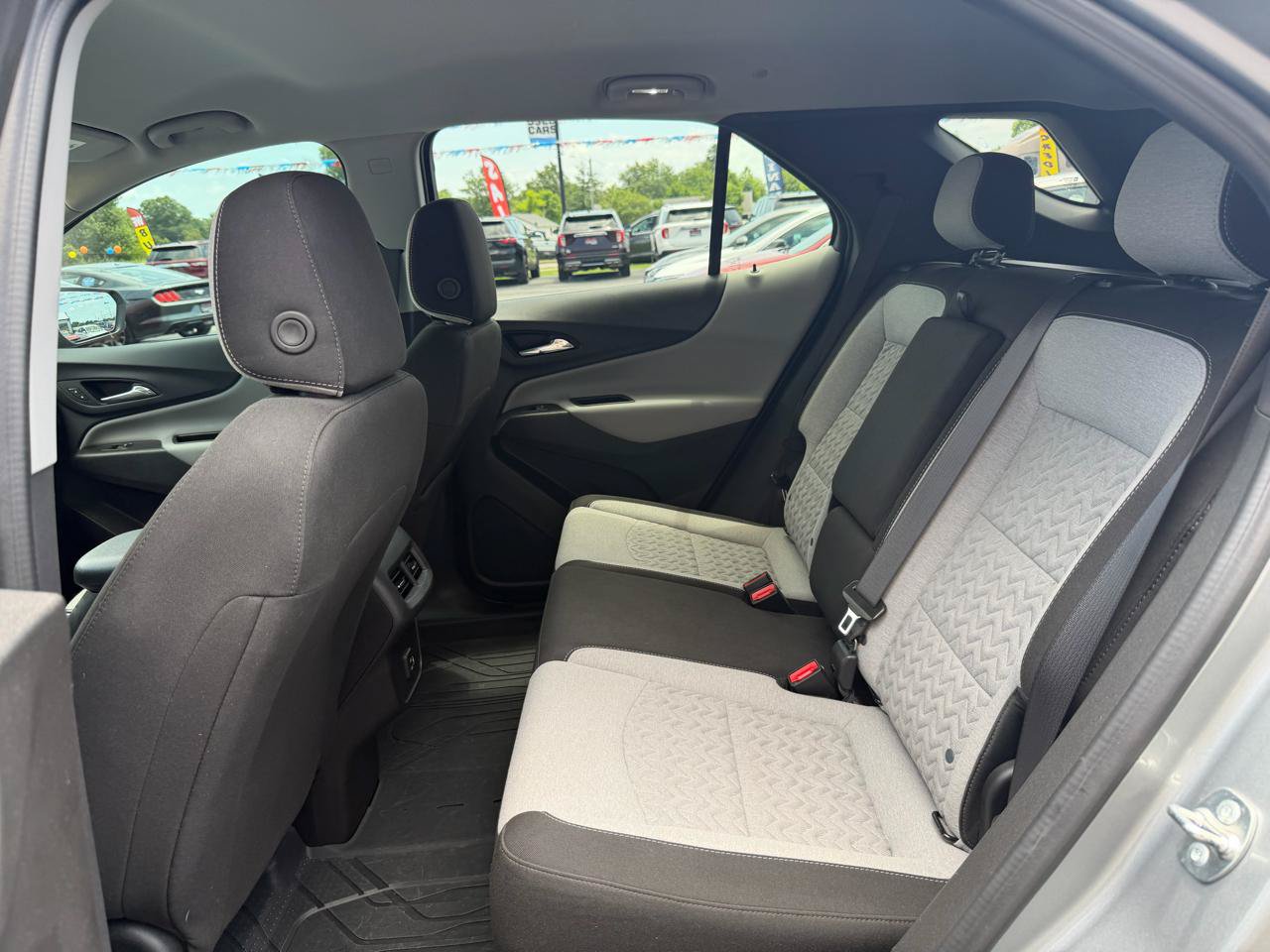 Used 2024 Chevrolet Equinox LT w/ LPO, Floor Liner Package FWD image 18