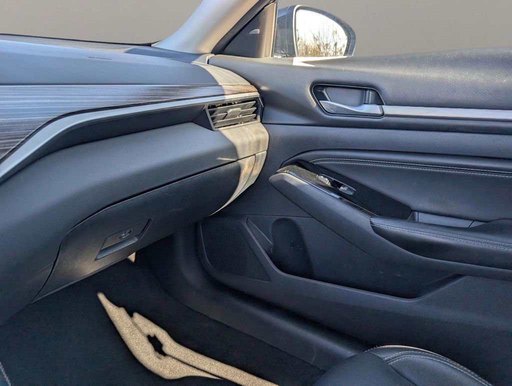 Used 2021 Nissan Altima 2.5 Platinum image 31