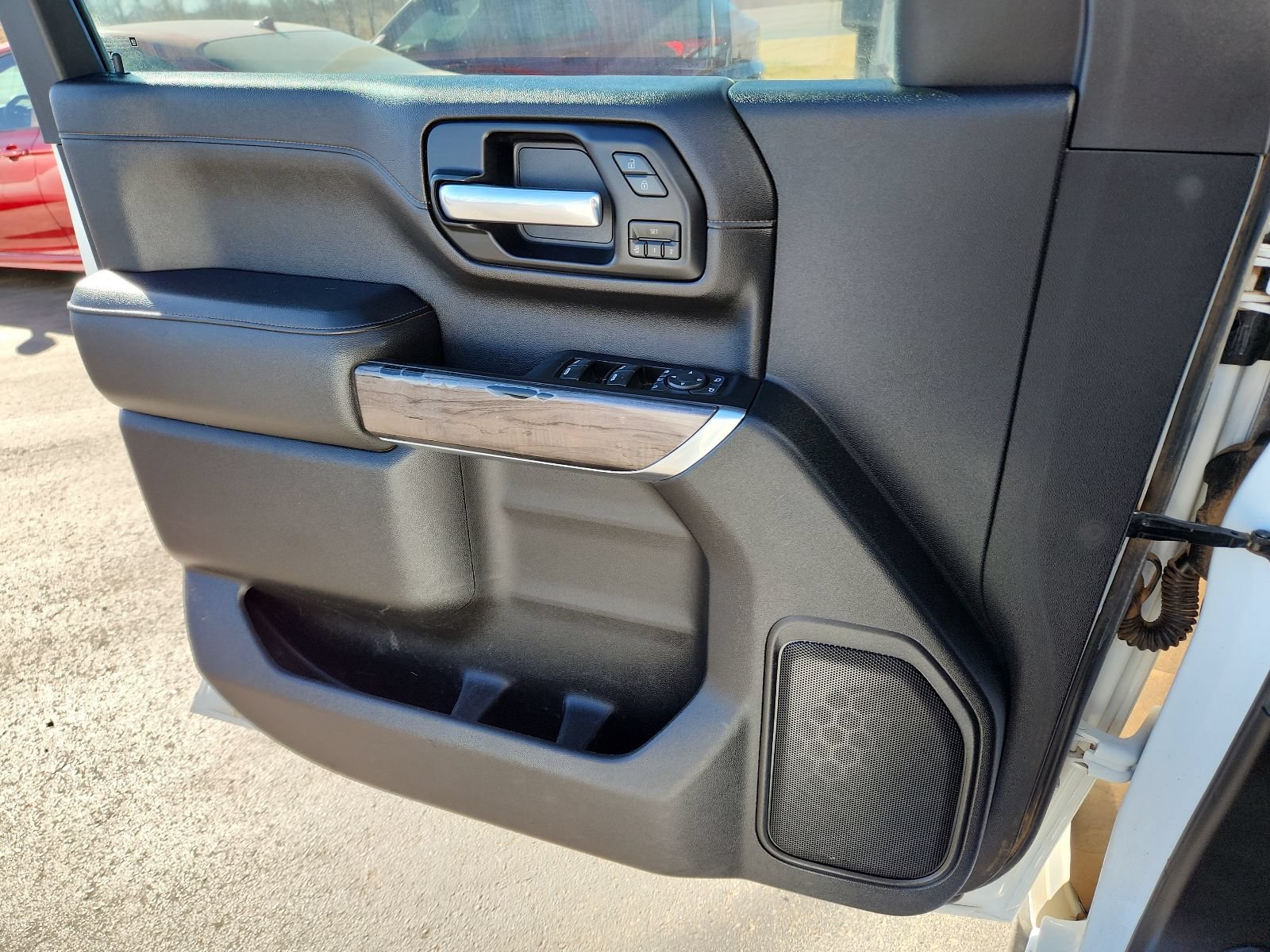 Used 2020 Chevrolet Silverado 2500 LTZ w/ LTZ Plus Package AWD/4WD image 12