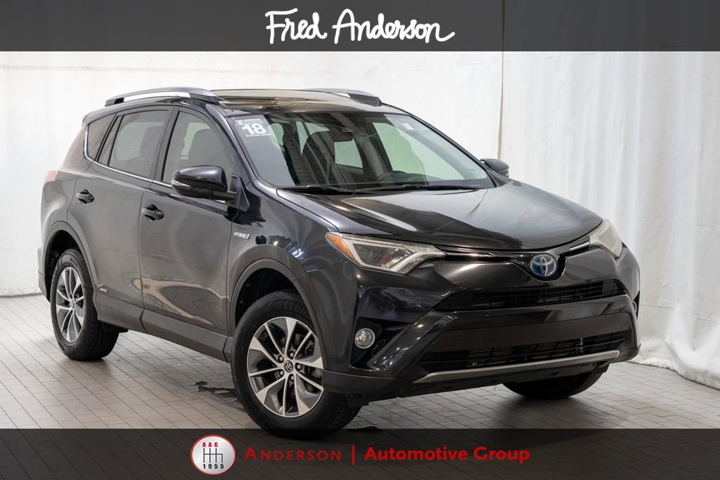 Used 2018 Toyota RAV4 XLE AWD/4WD image 1