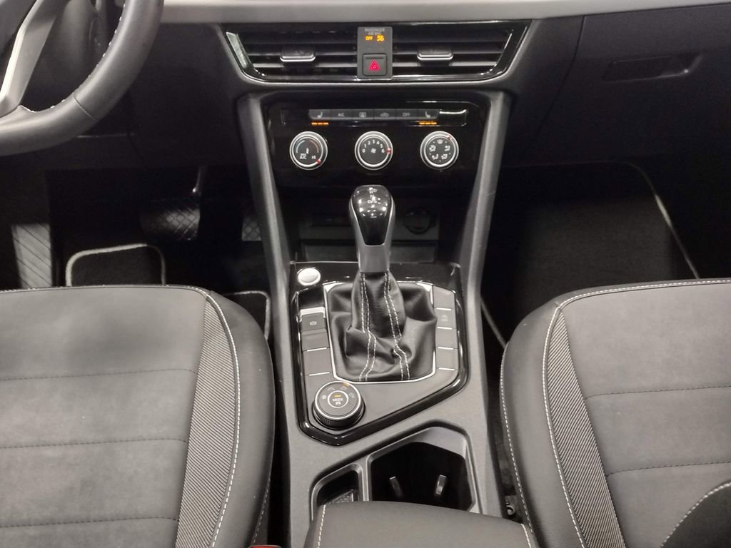 Certified 2023 Volkswagen Taos SE w/ Panoramic Sunroof Package image 41