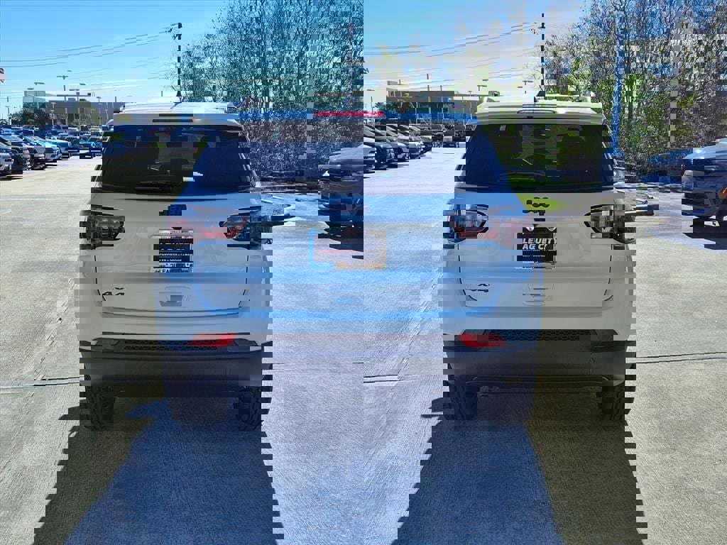 New 2026 Jeep Compass Altitude image 6