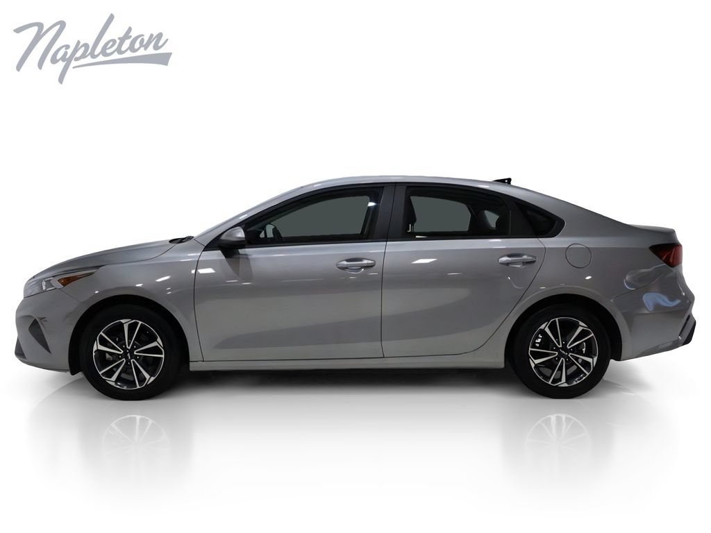 Used 2024 Kia Forte LXS FWD image 4