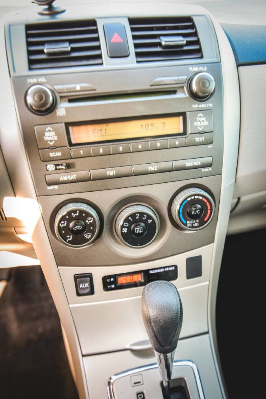 Used 2011 Toyota Corolla LE image 25