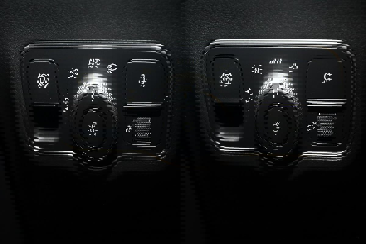 Used 2024 Mercedes-Benz GLA 35 AMG 4MATIC image 31