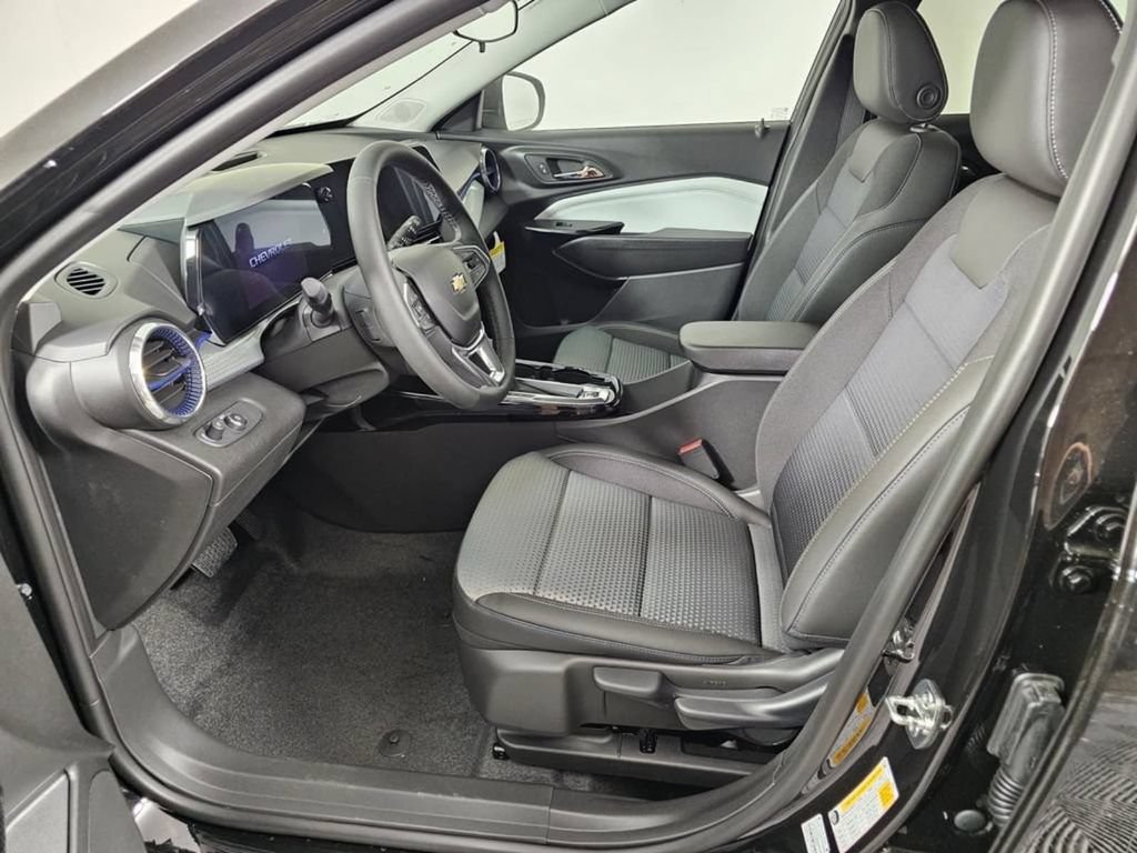 New 2026 Chevrolet Trax LT w/ LT Convenience Package FWD image 22