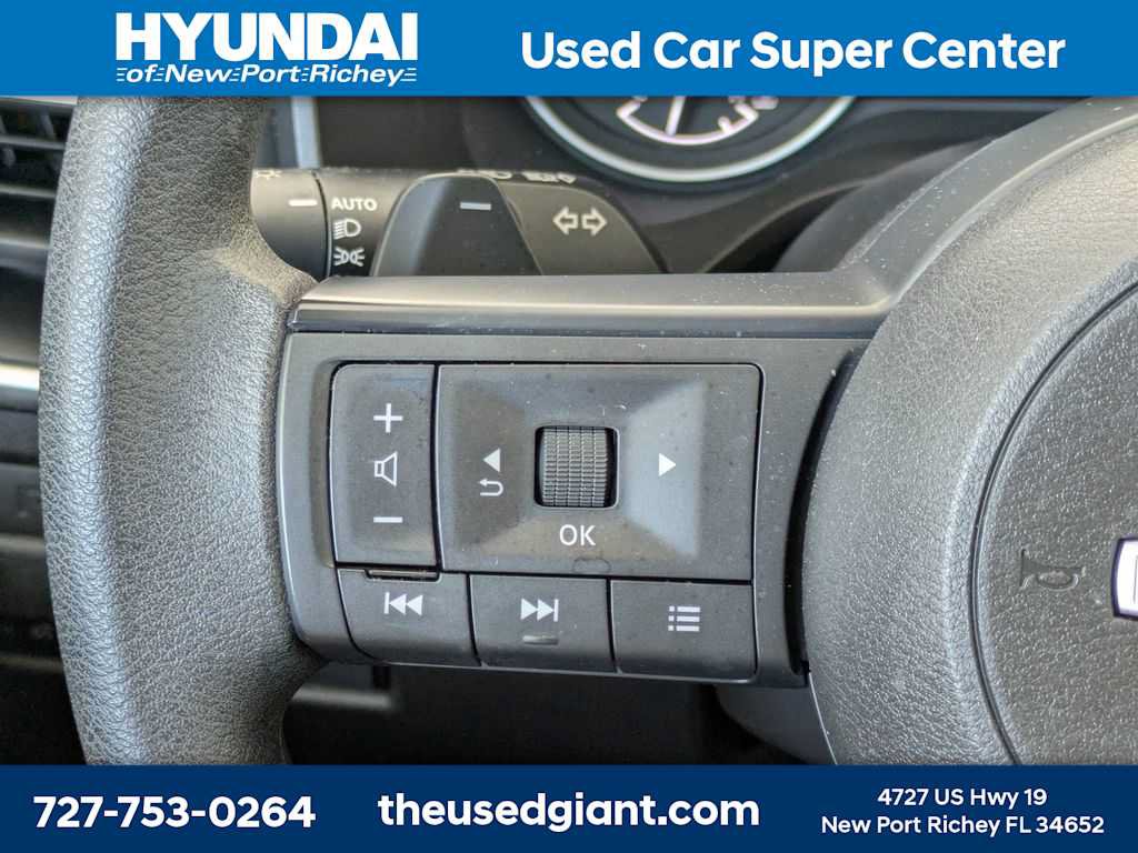 Used 2023 Nissan Rogue S FWD image 28