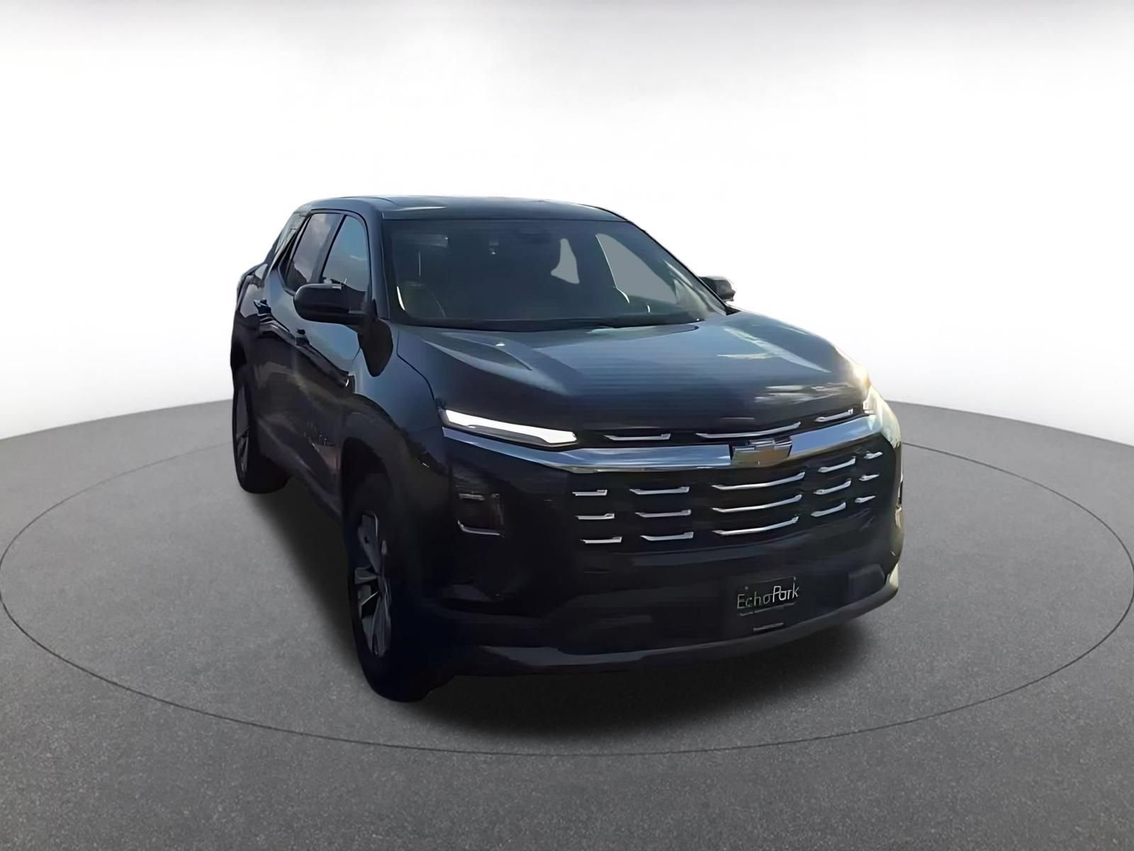 Used 2025 Chevrolet Equinox LT AWD/4WD image 2